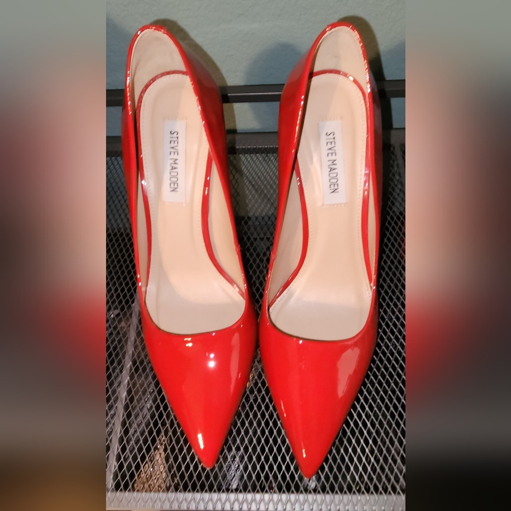 Pump Steve Madden VALA 02S1 PATENT RED Size 7.5